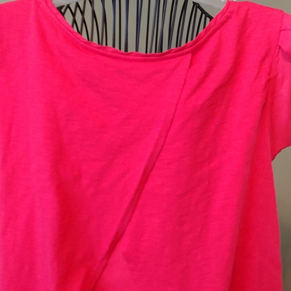 NWT, SIZE "Lp" RED COLOR TOP, LONGER AT THE BACK - Picture 8 of 8